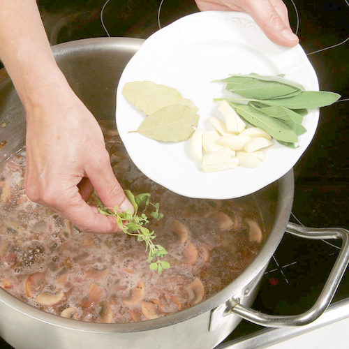 Putenkeule in Rotweinsauce: Wikimeat
