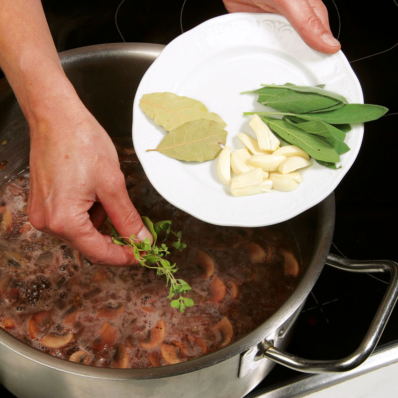 Putenkeule in Rotweinsauce: Wikimeat
