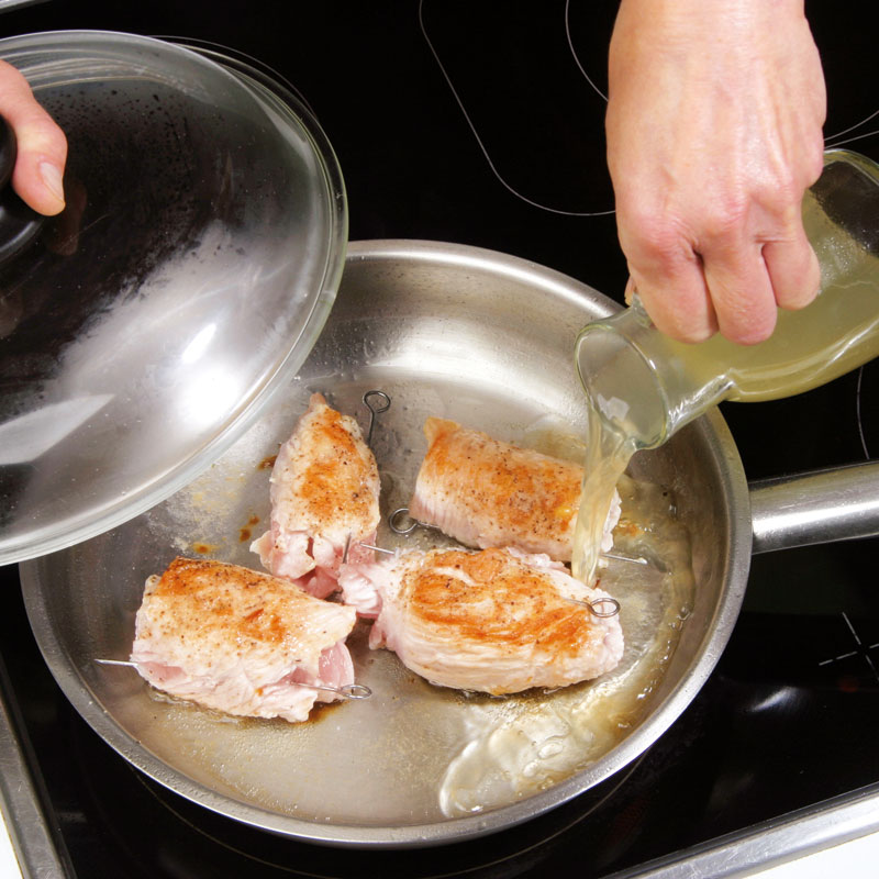 Putenröllchen mit Speck und Käse gefüllt: Wikimeat