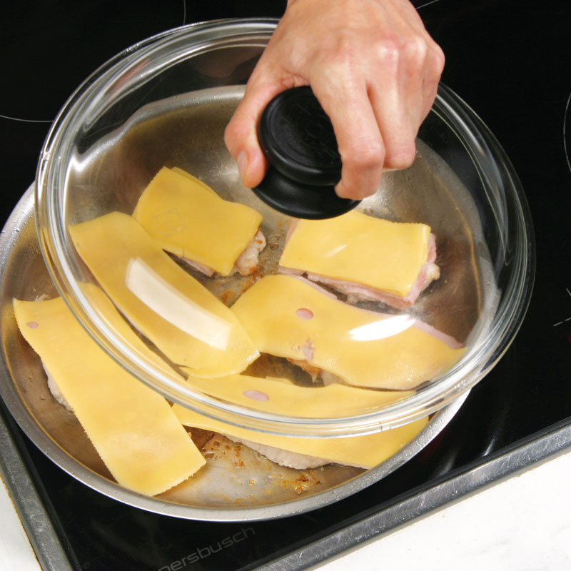 Putensteaks mit Schinken und Käse überbacken: Wikimeat